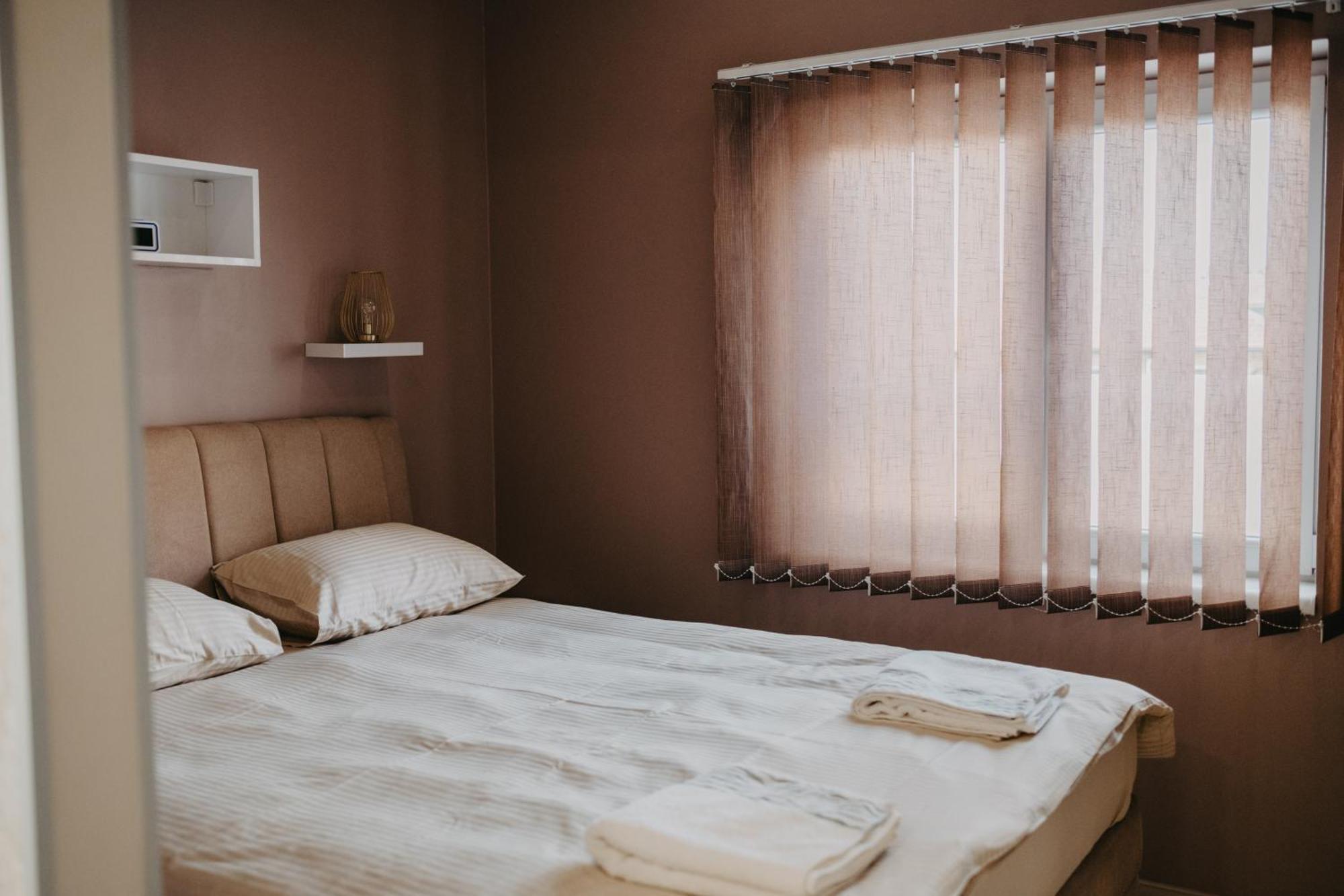 Prenociste Park Bed and Breakfast Modrica Eksteriør billede