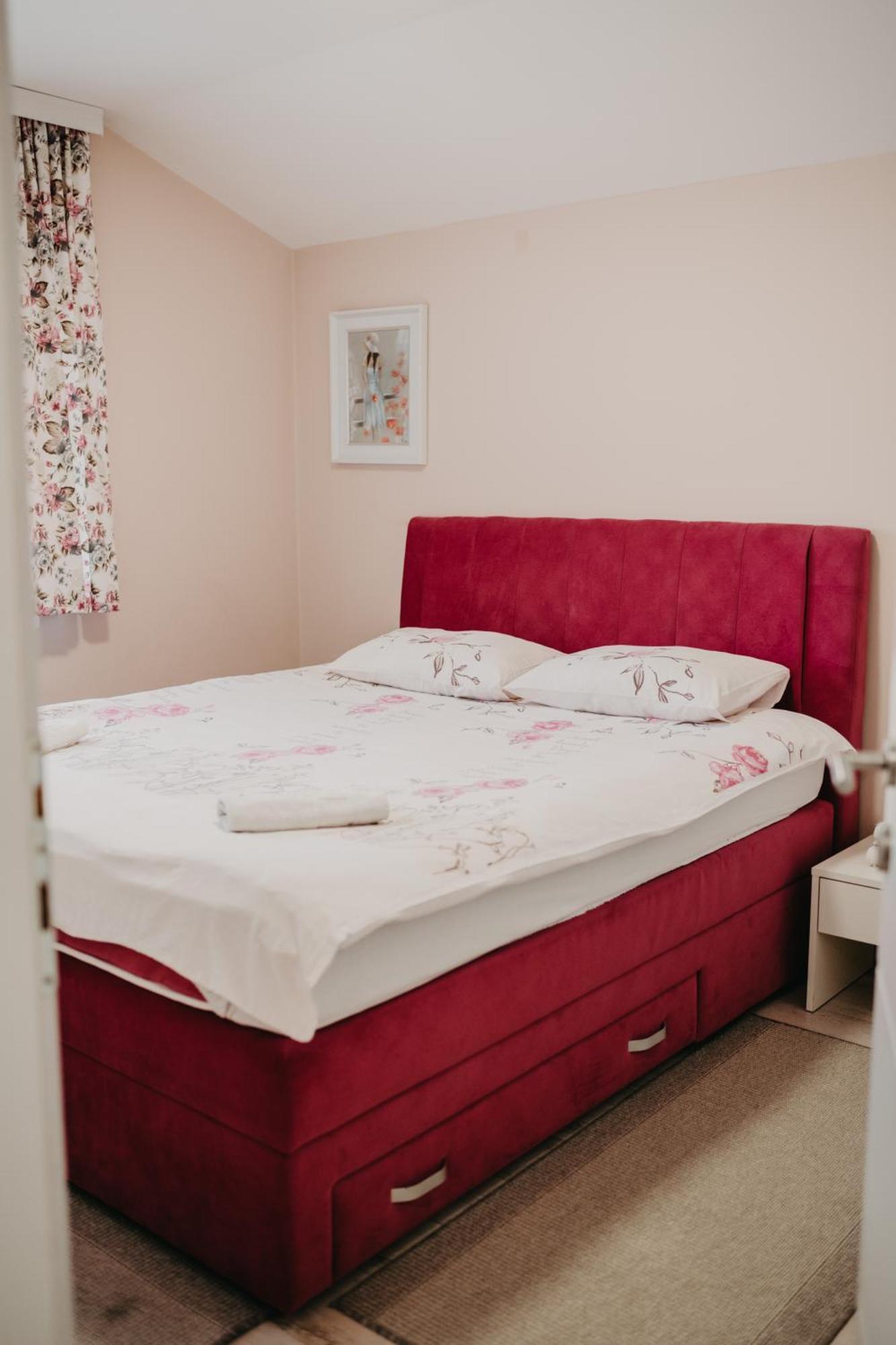 Prenociste Park Bed and Breakfast Modrica Eksteriør billede