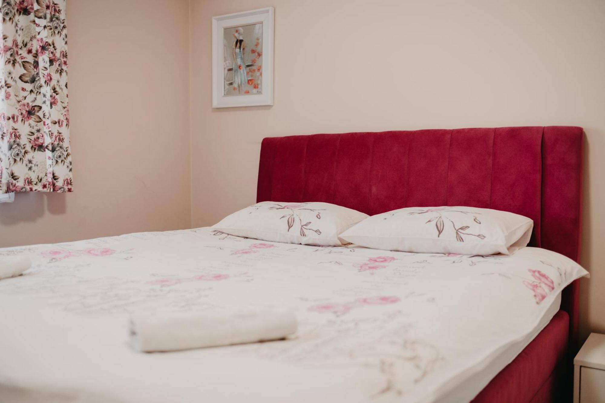 Prenociste Park Bed and Breakfast Modrica Eksteriør billede