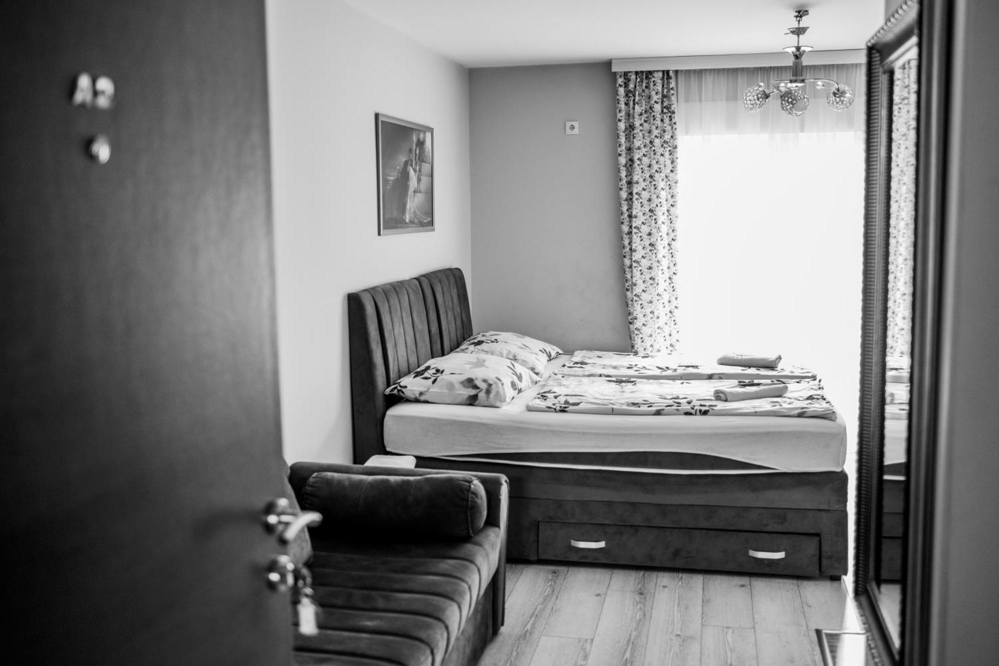 Prenociste Park Bed and Breakfast Modrica Eksteriør billede